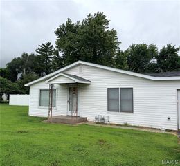 665 Ashland Avenue, Granite City, IL 62040