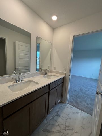 4371 Red Pine Drive, Bargersville, IN 46106