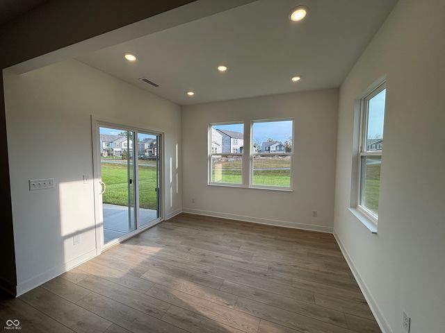 4371 Red Pine Drive, Bargersville, IN 46106