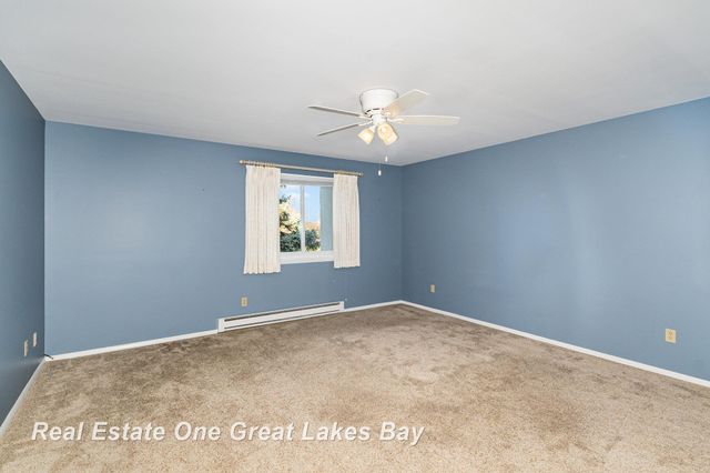 955 Kennely Road J162, Saginaw, MI 48609