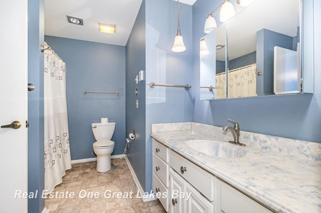 955 Kennely Road J162, Saginaw, MI 48609