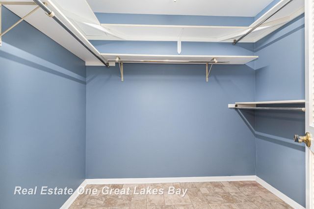 955 Kennely Road J162, Saginaw, MI 48609