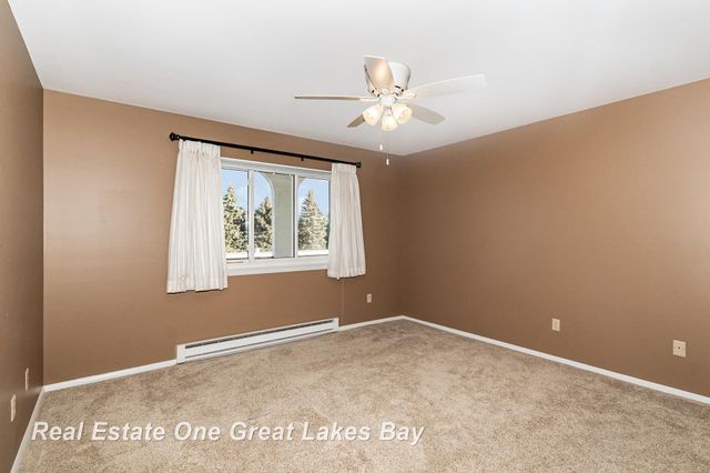 955 Kennely Road J162, Saginaw, MI 48609