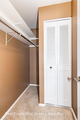 955 Kennely Road J162, Saginaw, MI 48609