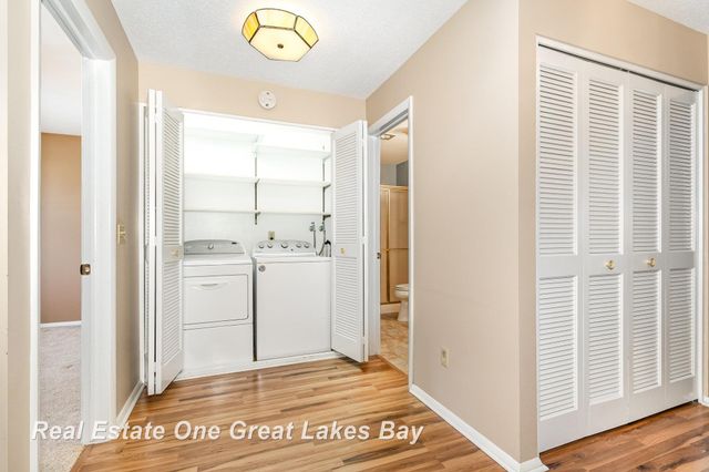 955 Kennely Road J162, Saginaw, MI 48609