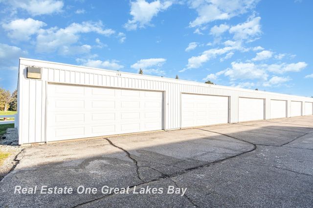 955 Kennely Road J162, Saginaw, MI 48609