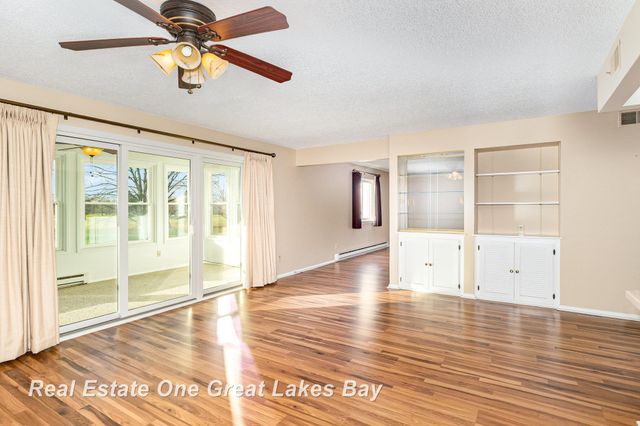 955 Kennely Road J162, Saginaw, MI 48609