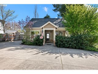 4385 Berry Ln, Eugene, OR 97404