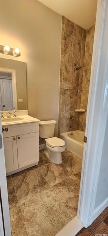 22 Bayville Avenue, Bayville, NY 11709