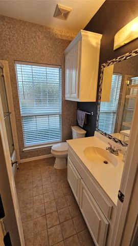 8207 Persimmon Street, Irving, TX 75063