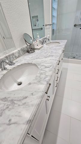 8207 Persimmon Street, Irving, TX 75063