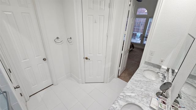 8207 Persimmon Street, Irving, TX 75063