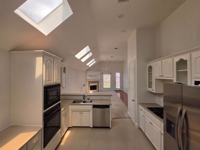 8207 Persimmon Street, Irving, TX 75063