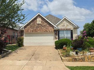 8207 Persimmon Street, Irving, TX 75063