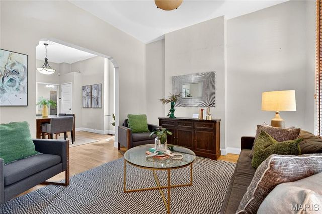 2708 Indiana Avenue, St Louis, MO 63118