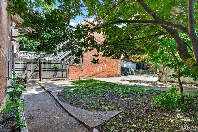 2708 Indiana Avenue, St Louis, MO 63118