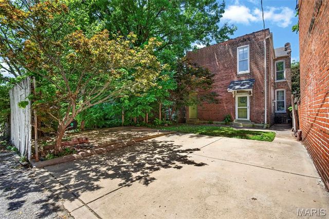 2708 Indiana Avenue, St Louis, MO 63118