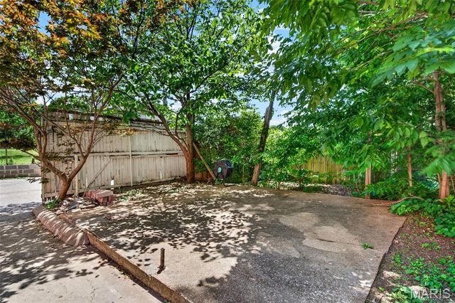 2708 Indiana Avenue, St Louis, MO 63118