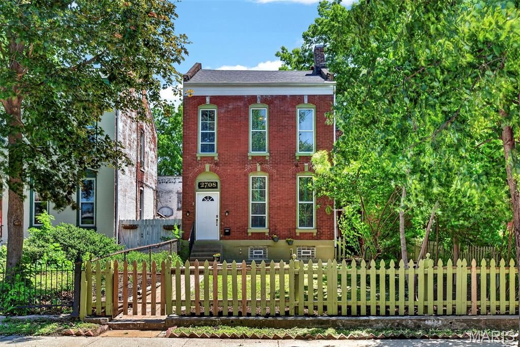 2708 Indiana Avenue, St Louis, MO 63118