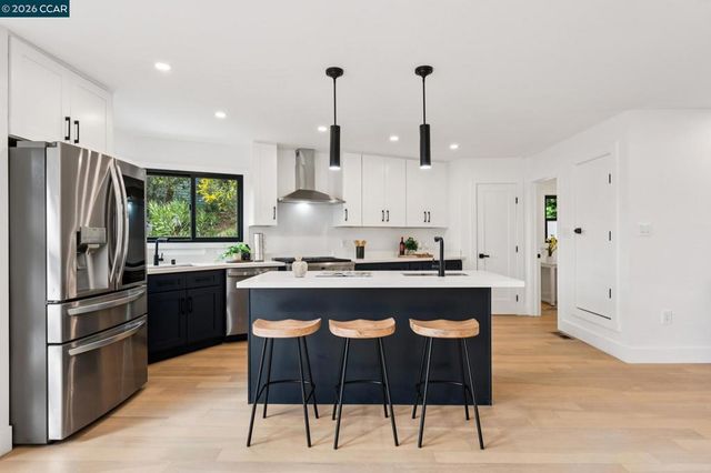 2090 Wrenn, Oakland, CA 94602