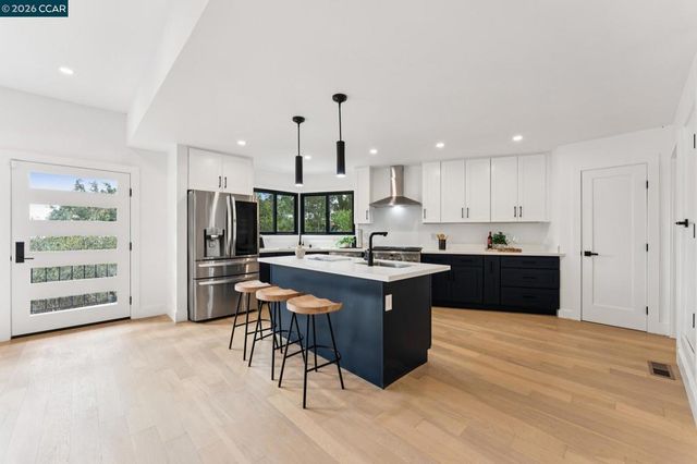 2090 Wrenn, Oakland, CA 94602