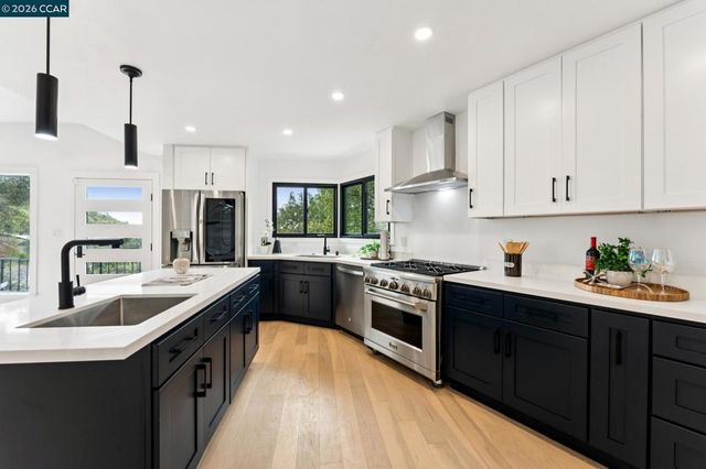 2090 Wrenn, Oakland, CA 94602