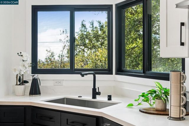 2090 Wrenn, Oakland, CA 94602