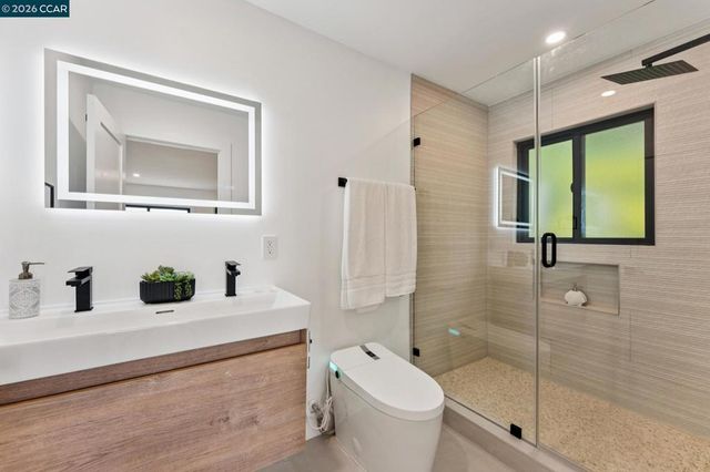 2090 Wrenn, Oakland, CA 94602