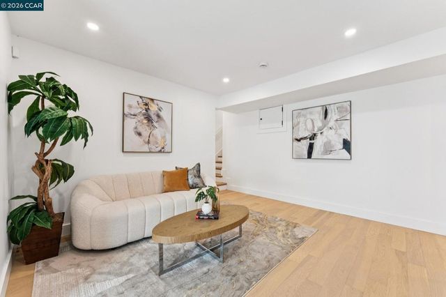 2090 Wrenn, Oakland, CA 94602