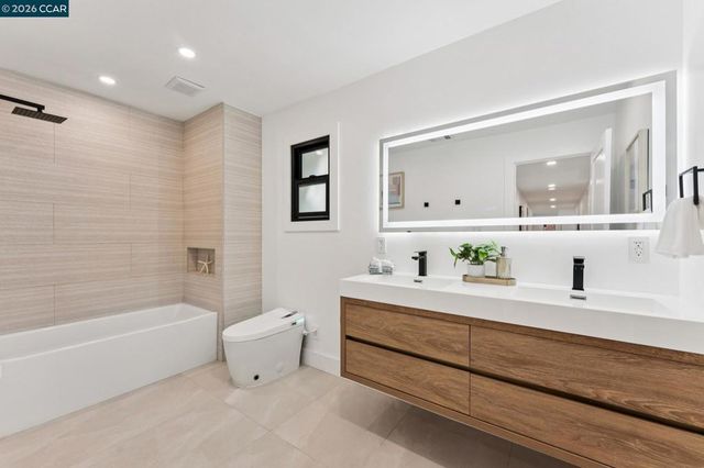 2090 Wrenn, Oakland, CA 94602