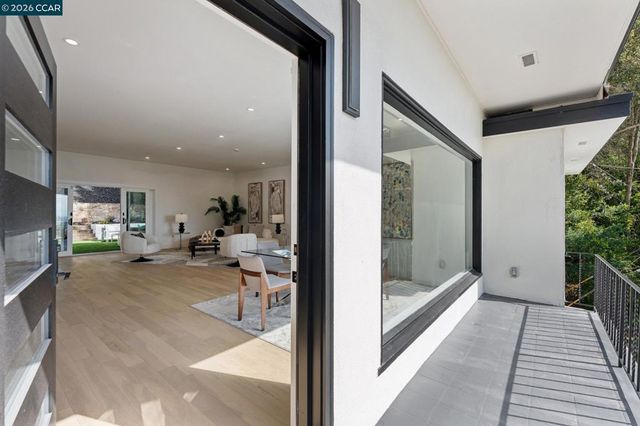 2090 Wrenn, Oakland, CA 94602