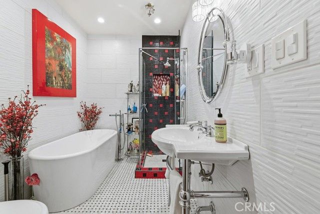 3944 wawona, Los Angeles, CA 90065