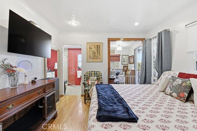 3944 wawona, Los Angeles, CA 90065