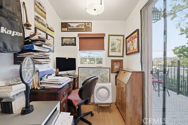 3944 wawona, Los Angeles, CA 90065