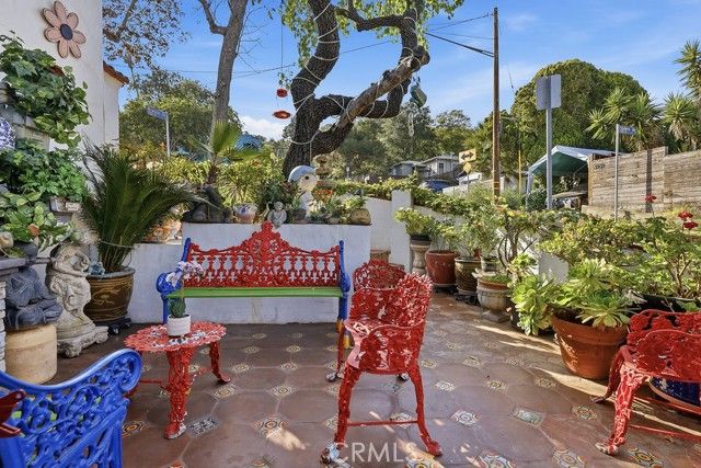 3944 wawona, Los Angeles, CA 90065