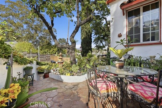 3944 wawona, Los Angeles, CA 90065