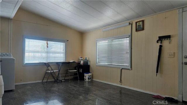 15141 Beach 43, Midway City, CA 92655