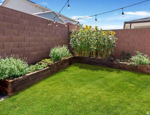 4589 S SOPHIA LN, Washington, UT 84780