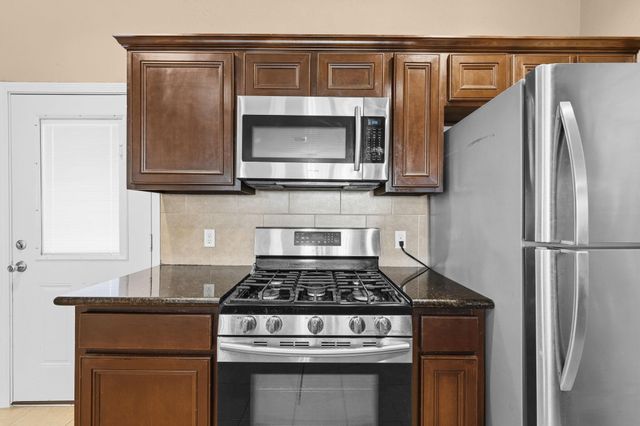 2906 Anita B, Houston, TX 77004