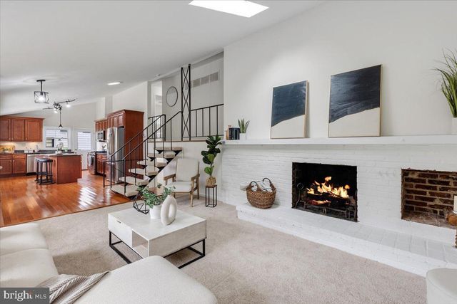 4527 ROUNDHILL RD, Alexandria, VA 22310
