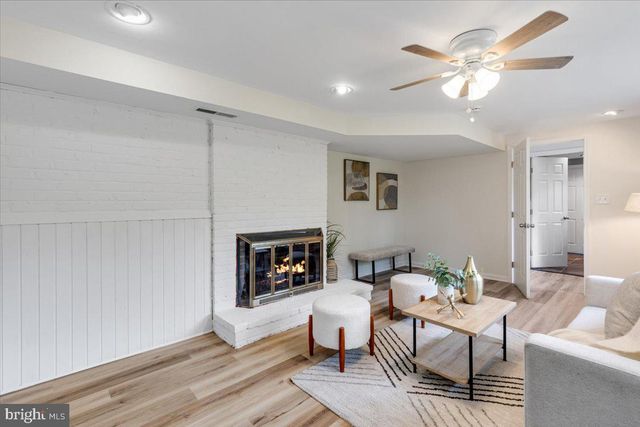 4527 ROUNDHILL RD, Alexandria, VA 22310