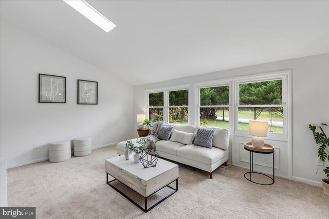 4527 ROUNDHILL RD, Alexandria, VA 22310