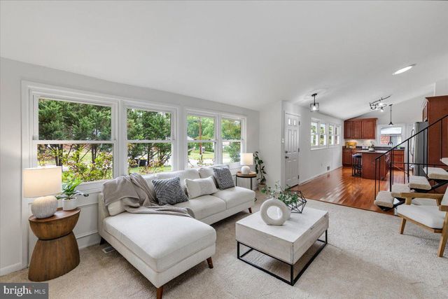 4527 ROUNDHILL RD, Alexandria, VA 22310