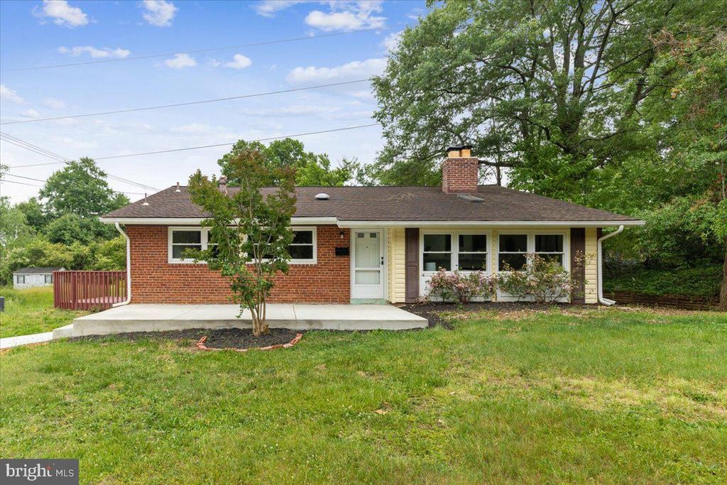 4527 ROUNDHILL RD, Alexandria, VA 22310