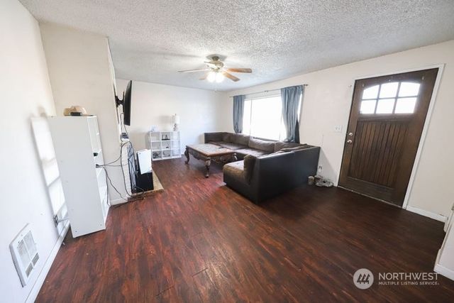 532 S Grand Drive, Moses Lake, WA 98837