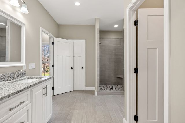 3480 Plantation Dr, Cookeville, TN 38506