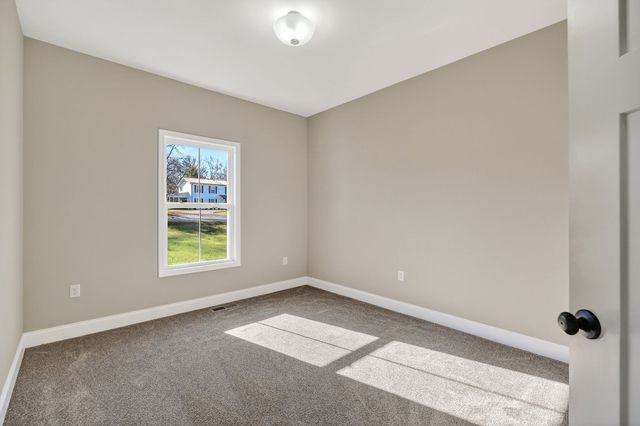 3480 Plantation Dr, Cookeville, TN 38506