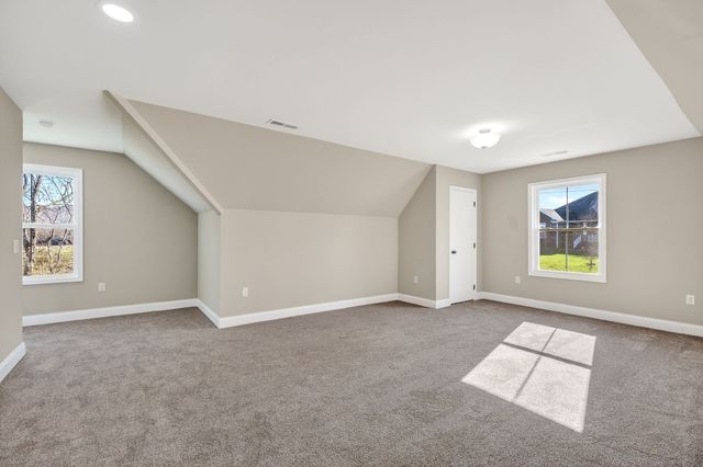 3480 Plantation Dr, Cookeville, TN 38506