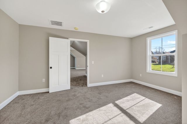 3480 Plantation Dr, Cookeville, TN 38506