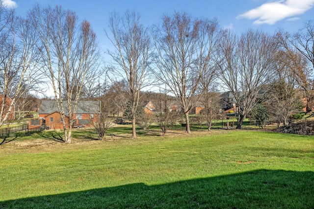 3480 Plantation Dr, Cookeville, TN 38506